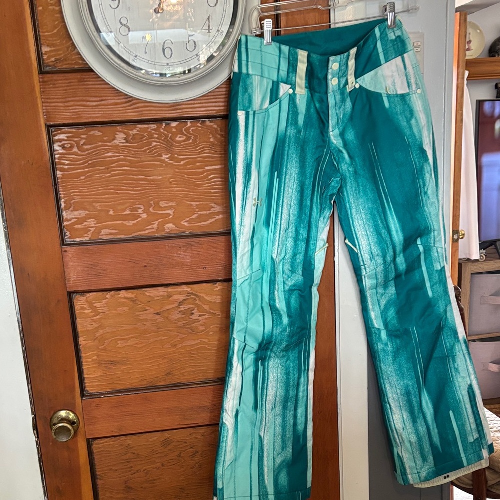 Under Armour Teal and White Apparel